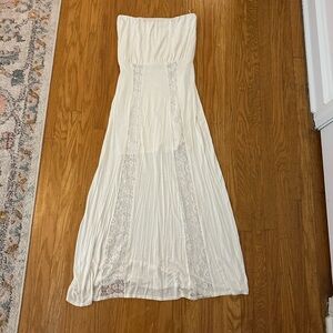 Elegant White Strapless Dress